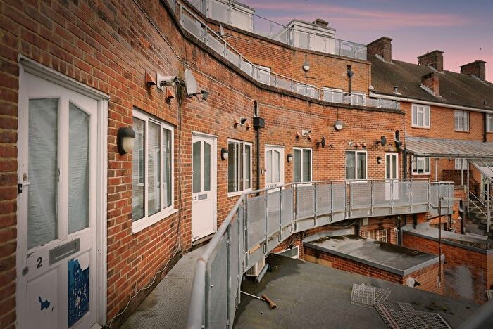 2 Bedroom Flat For Sale In Easton Street, High Wycombe, HP11