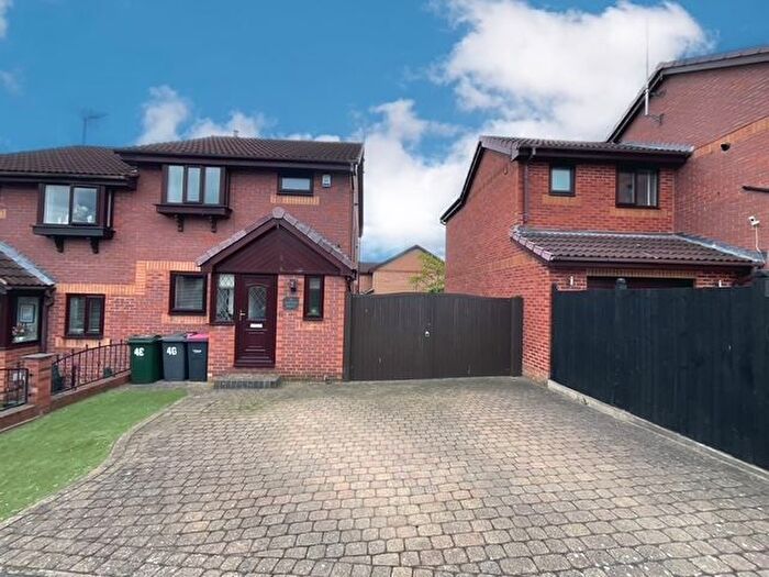 3 Bedroom Semi Detached House For Sale In Skipton Road, Swallownest, Sheffield, S26