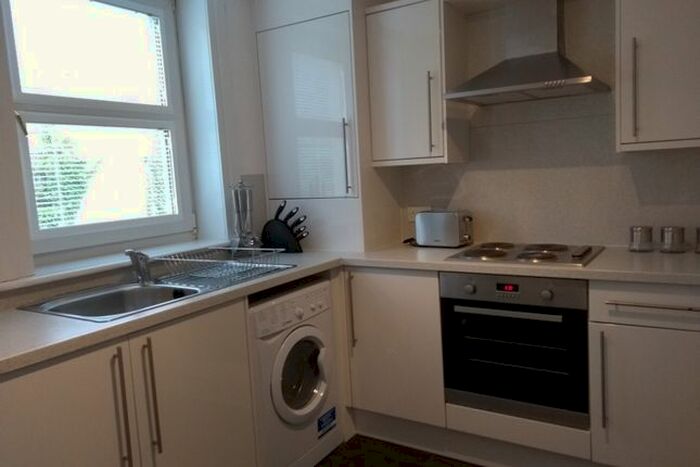 3 Bedroom Flat To Rent In Cameronian Street, Stirling Town, Stirling, FK8