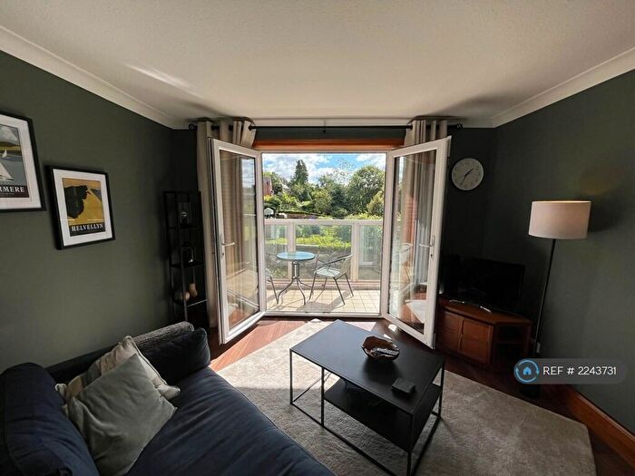 3 Bedroom Flat To Rent In Grant Court, Dumfries, DG1