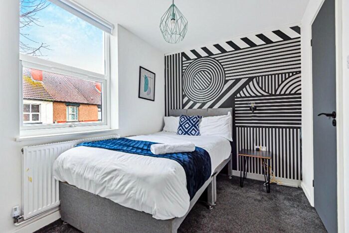 5 Bedroom House To Rent In Bolingbroke Road, Coventry, West Midlands, CV3