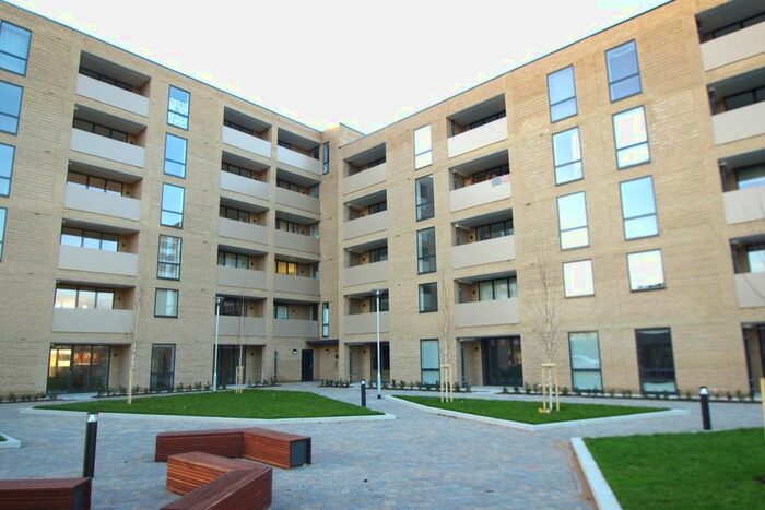 1 Bedroom Flat To Rent In Dapple Court, Watford, WD18