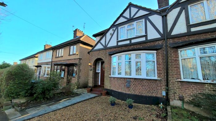 3 Bedroom Property To Rent In North Western Avenue, Watford, WD25