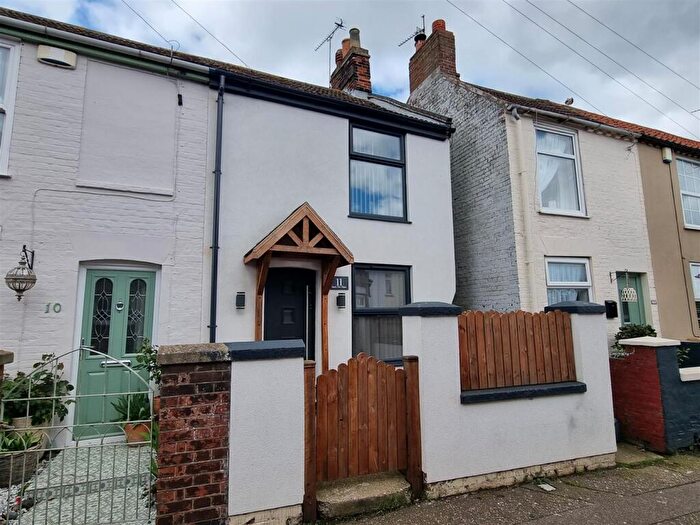 2 Bedroom Semi Detached House To Rent In Back Pier Plain, Gorleston, Great Yarmouth, NR31