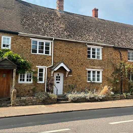 3 Bedroom Cottage To Rent In Church Street, OX15