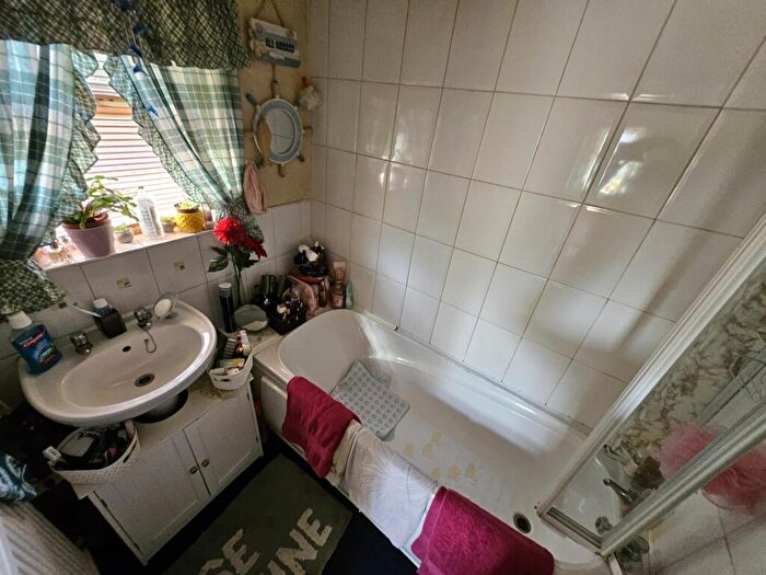 3 Bedroom Terraced House For Sale In Mansfield Crescent, Armthorpe, Doncaster, DN3
