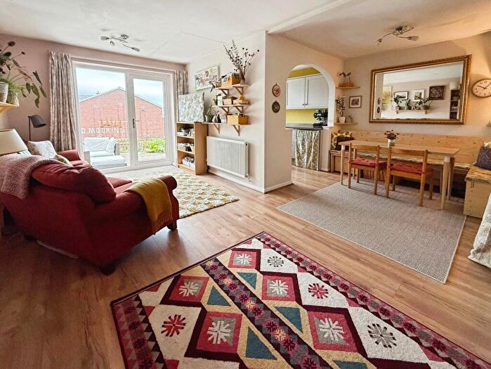 3 Bedroom Mews For Sale In Roan Mews, Macclesfield, SK11
