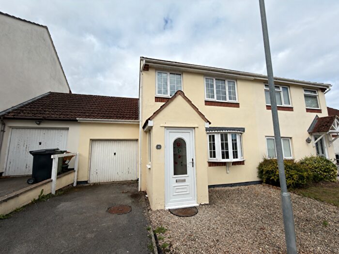 3 Bedroom Semi-detached House To Rent In Walnut Close, Bridgwater, TA7
