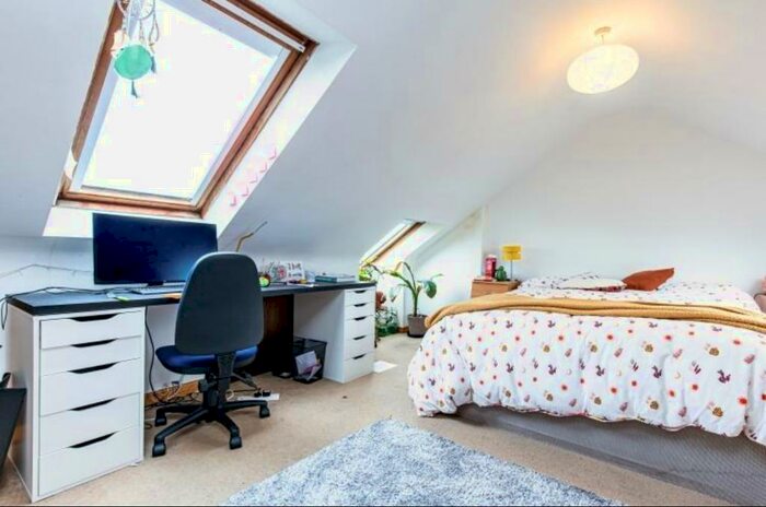 5 Bedroom Semi-Detached House To Rent In Hurst Street, Cowley, Oxford, Oxfordshire, OX4