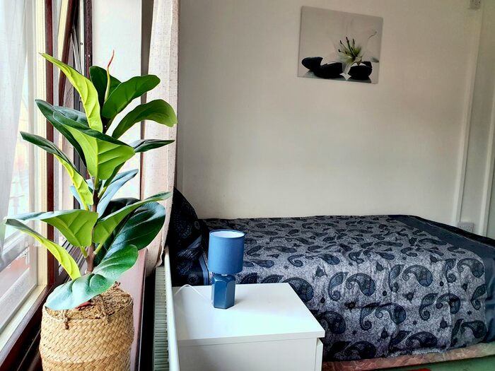 Studio To Rent In Pinfold Street Extension, Darlaston, WS10