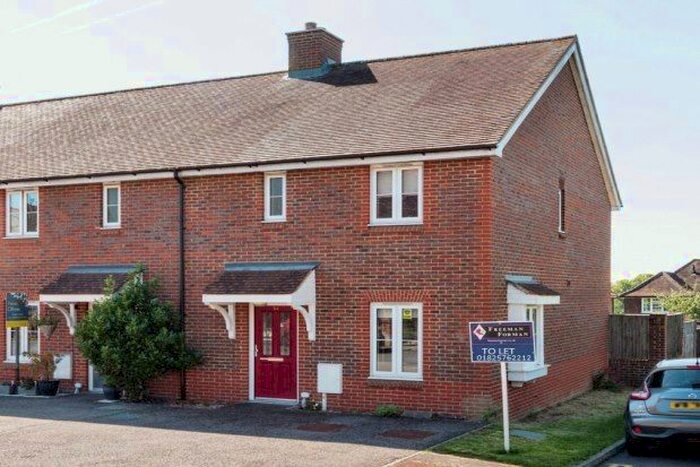 3 Bedroom Property To Rent In Gordon Road, Uckfield, TN22