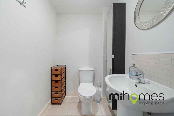 3 Bedroom Terraced House For Sale In Beckwith Close, Enfield, EN2