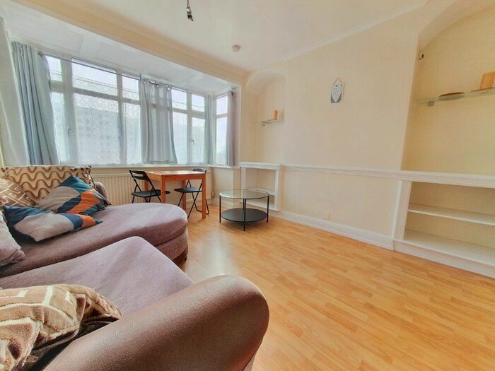 1 Bedroom Flat To Rent In Dudley Gardens, Harrow, Middlesex, HA2