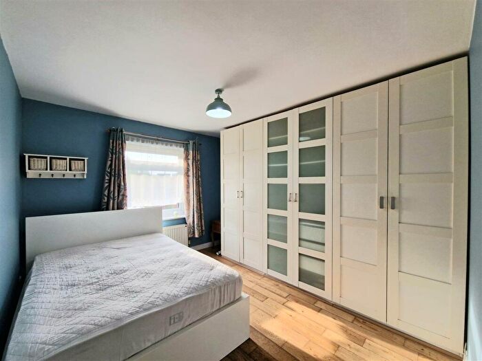 2 Bedroom Flat To Rent In Ashbourne Avenue, Harrow, HA2