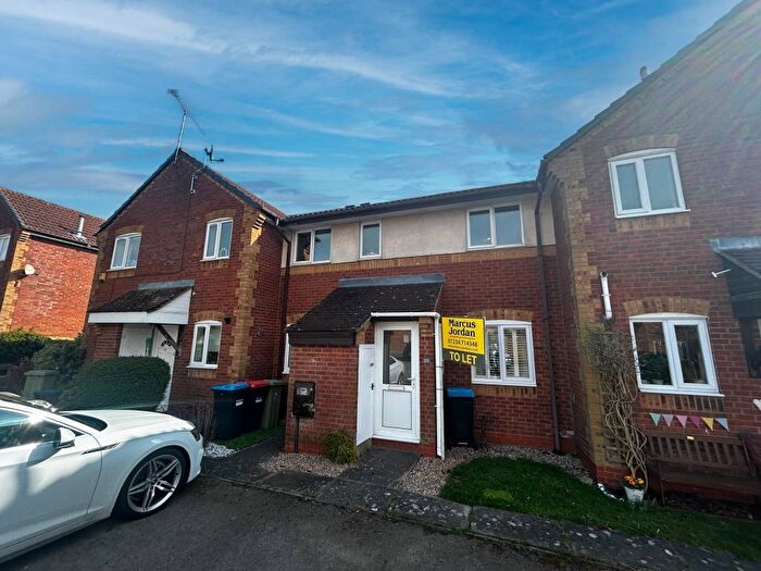 2 Bedroom Maisonette To Rent In Dickens Spinney, Olney, MK46