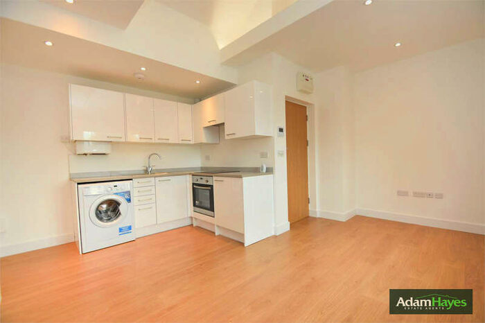 1 Bedroom Flat To Rent In Castle Mews, North Finchley, N12