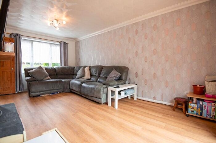 3 Bedroom Terraced House To Rent In Shelley Road, Wellingborough, NN8