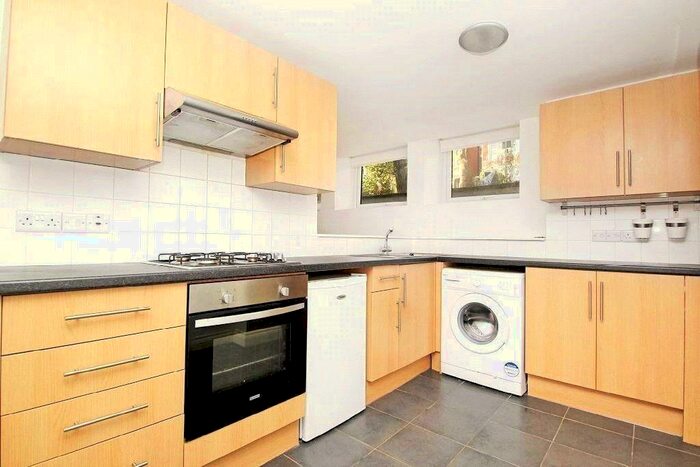 3 Bedroom Flat To Rent In Mount View Road, London, N4