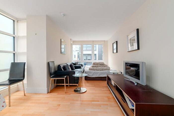 1 Bedroom Flat To Rent In High Timber Street, London, EC4V