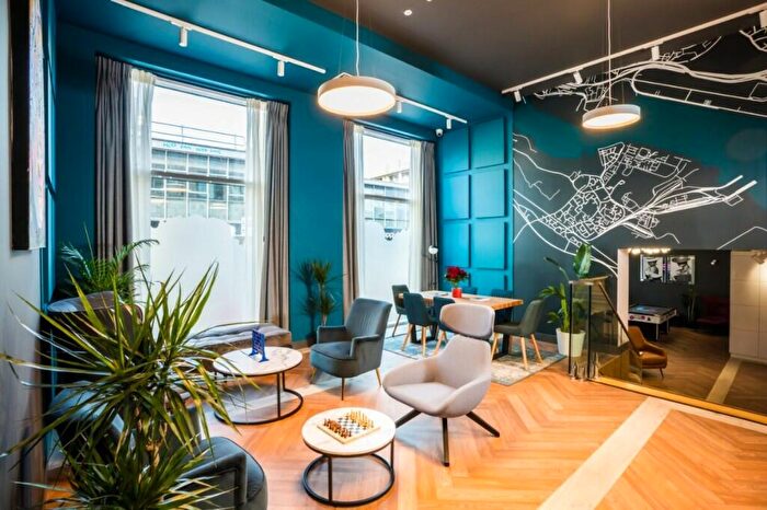 1 Bedroom Private Hall To Rent In Unilife High Street, - High Street, Southampton, SO14