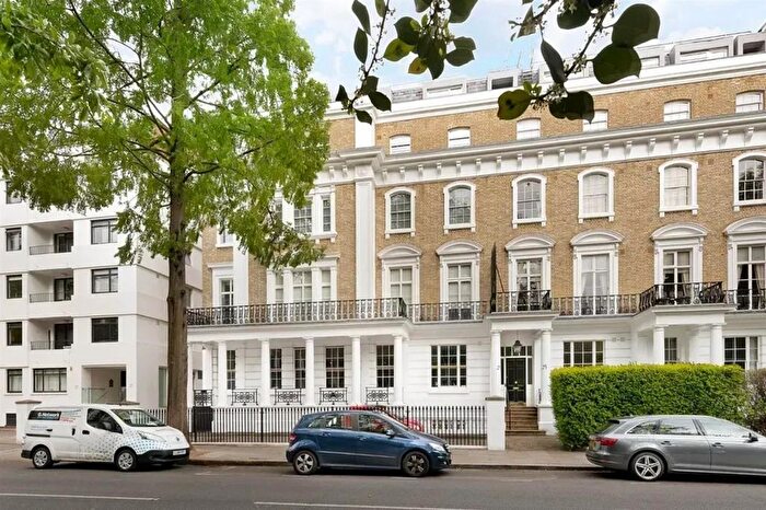 3 Bedroom Flat To Rent In Onslow Square, London, SW7