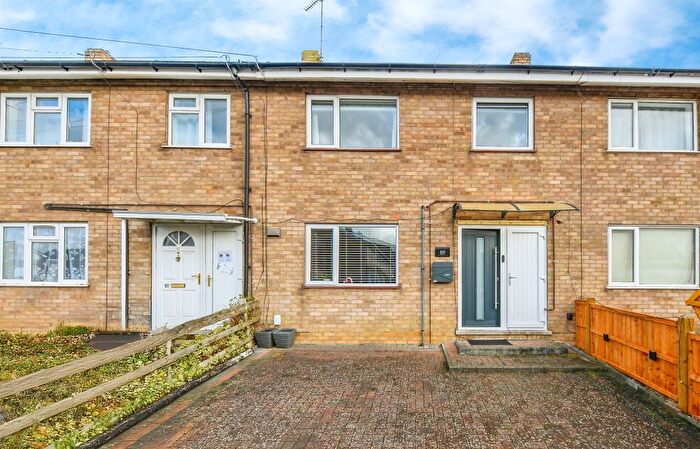 3 Bedroom Terraced House For Sale In Churchill Road, Stamford, PE9
