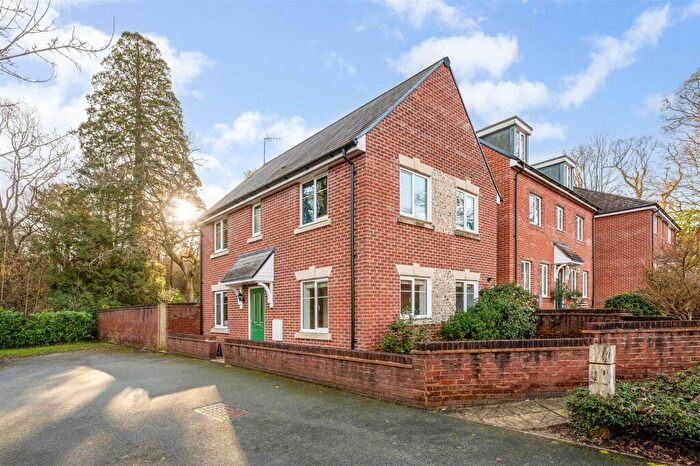 3 Bedroom Detached House For Sale In Oaklands Avenue, Rowland's Castle, PO9