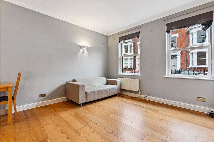 1 Bedroom Flat To Rent In Bolingbroke Road, London, W14