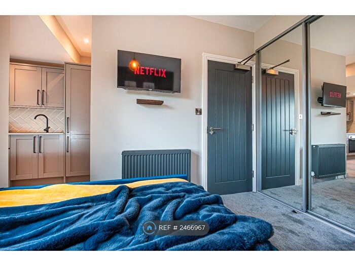 Studio To Rent In Haydon, Swindon, SN25