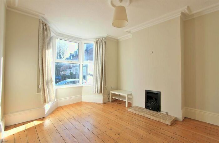 3 Bedroom Semi-Detached House To Rent In Joshua Road, Sheffield, S7