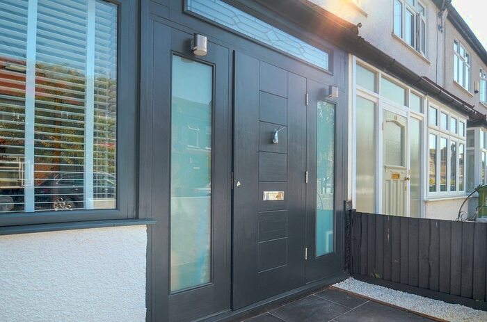 3 Bedroom Terraced House For Sale In Malyons Road, Ladywell, SE13