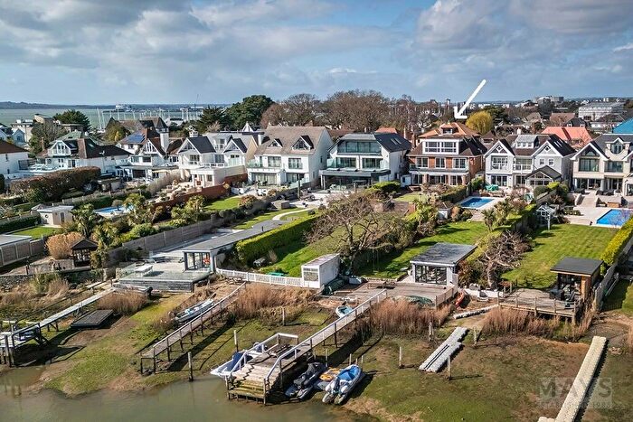 5 Bedroom Detached House For Sale In Elms Avenue, Lilliput, BH14