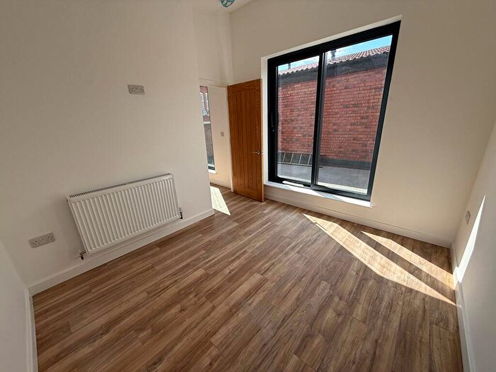 3 Bedroom End Of Terrace House To Rent In East Street, Bedminster, BS3