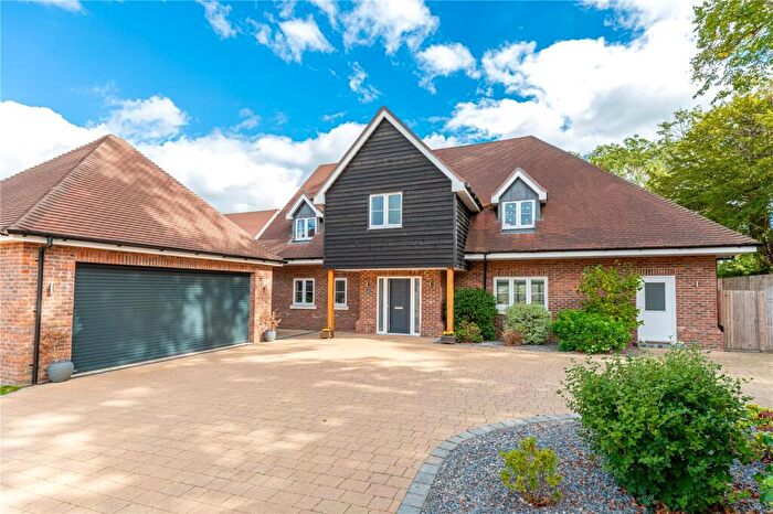 5 Bedroom Detached House For Sale In Wellingtonia Drive, Crookham Common, Thatcham, Berkshire, RG19