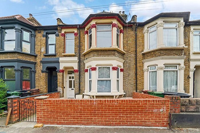 2 Bedroom Flat To Rent In Lyttelton Road, London, E10