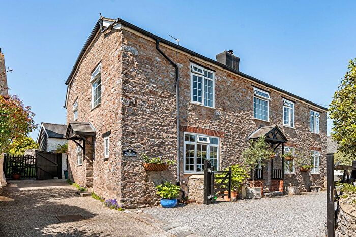 5 Bedroom Detached House For Sale In The Old Farmhouse, North Street, Ipplepen, TQ12