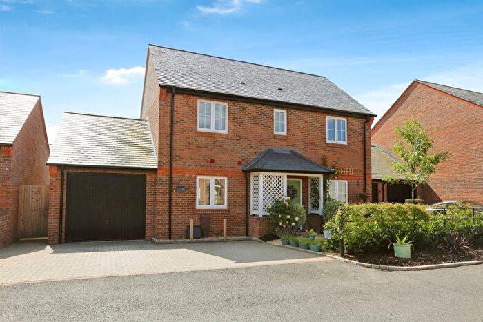 4 Bedroom Detached House For Sale In Bellflower Drive, Bishops Waltham, Southampton, SO32