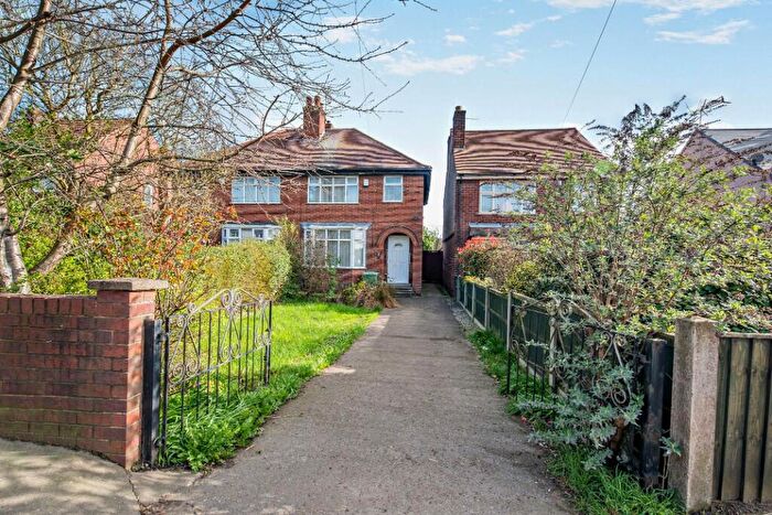3 Bedroom Semi-Detached House For Sale In Town Street, NG16