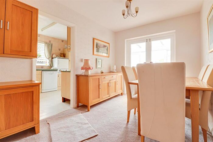 5 Bedroom Chalet For Sale In Clarence Road North, Benfleet, SS7