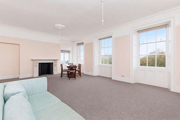 3 Bedroom Flat To Rent In Sussex Mansions, - Sussex Square, Brighton, East Sussex, BN2