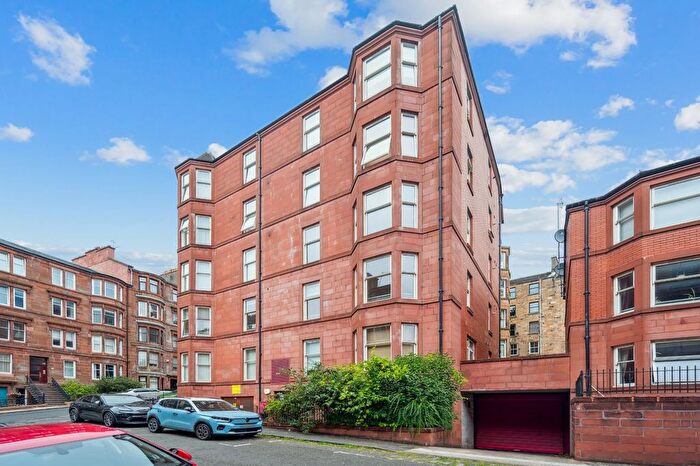 2 Bedroom Flat To Rent In Caird Drive, Partickhill, Glasgow, G11