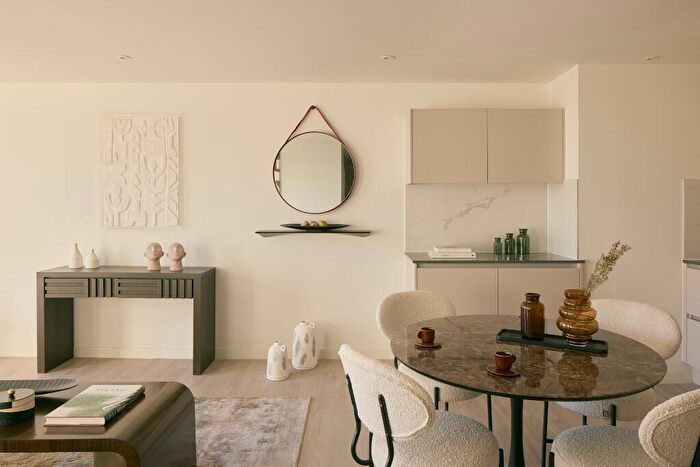 3 Bedroom Flat To Rent In Anderston Quay, Glasgow, G3