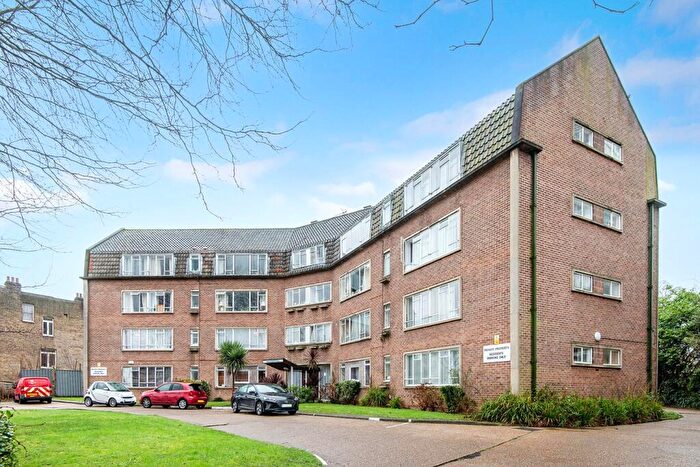 2 Bedroom Apartment To Rent In Willesden Lane, London, NW6