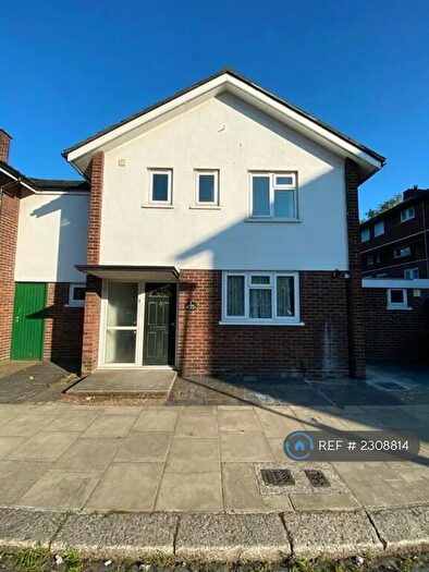 Studio To Rent In Stratford, London, E15