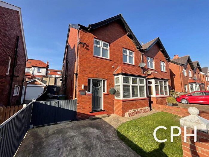 3 Bedroom Property For Sale In Peasholm Gardens, Scarborough, YO12