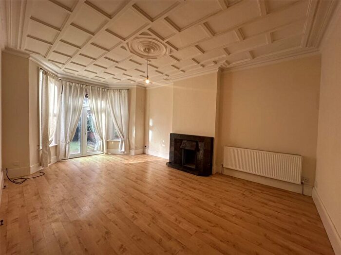 1 Bedroom Flat To Rent In North Parade, Lowestoft, Suffolk, NR32