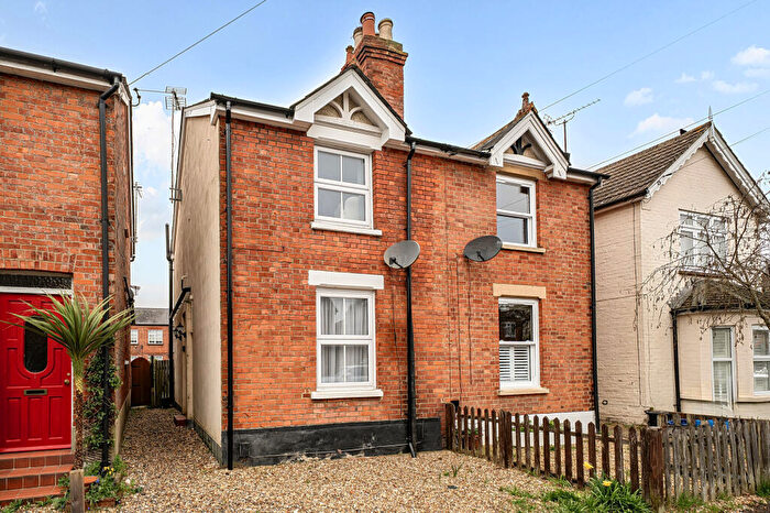2 Bedroom Semi-Detached House For Sale In Somerset Road, Farnborough, GU14