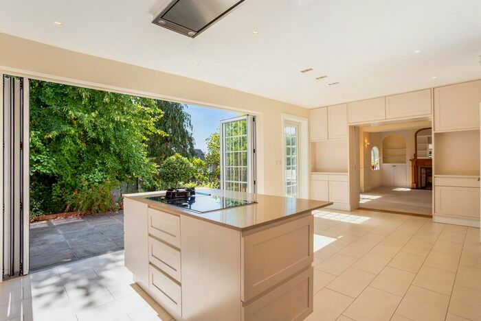 4 Bedroom Detached House To Rent In Oakhill Grove, Surbiton, KT6