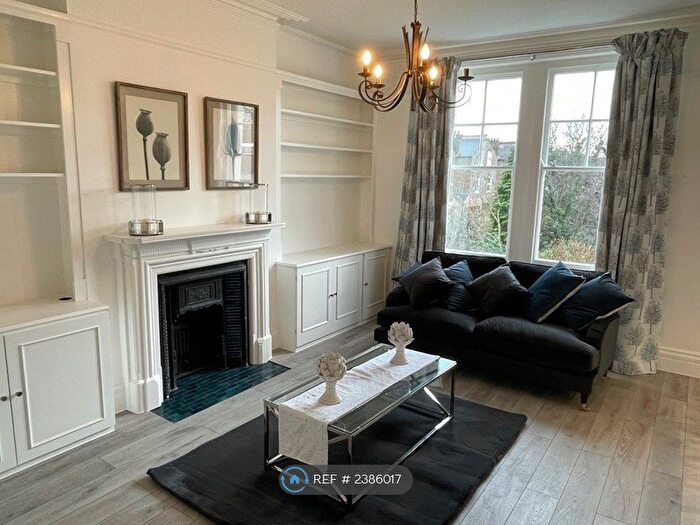 2 Bedroom Flat To Rent In Mayford Road, London, SW12