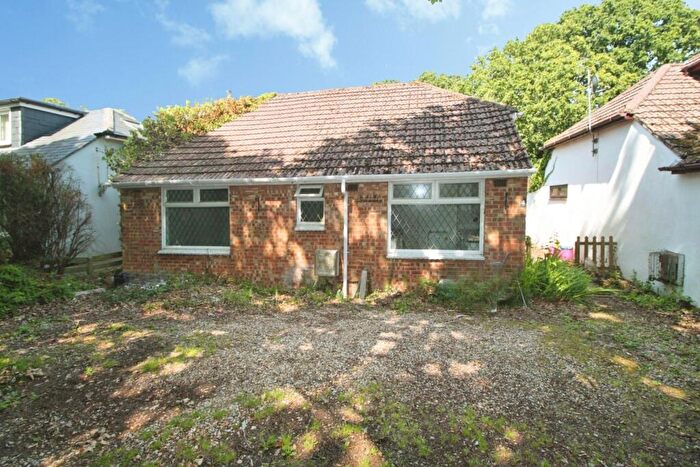 2 Bedroom Detached Bungalow For Sale In Oakhurst Way, Netley Abbey, Southampton, SO31